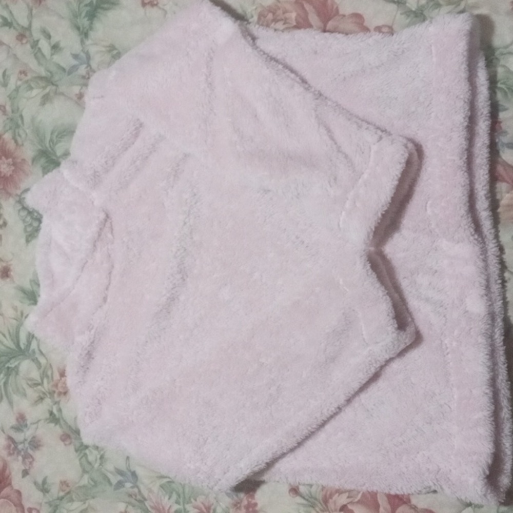 The missing top to your Jane and Bleecker pajama set.
